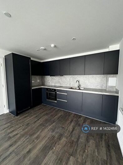 1 Bedroom Flat To Rent In Headland House, Rochester, ME1