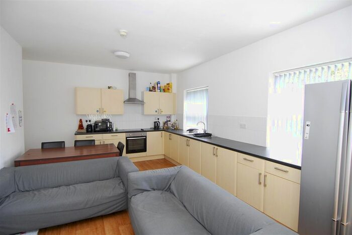 4 Bedroom Flat To Rent In Grove House, Apt, Plymouth, PL4