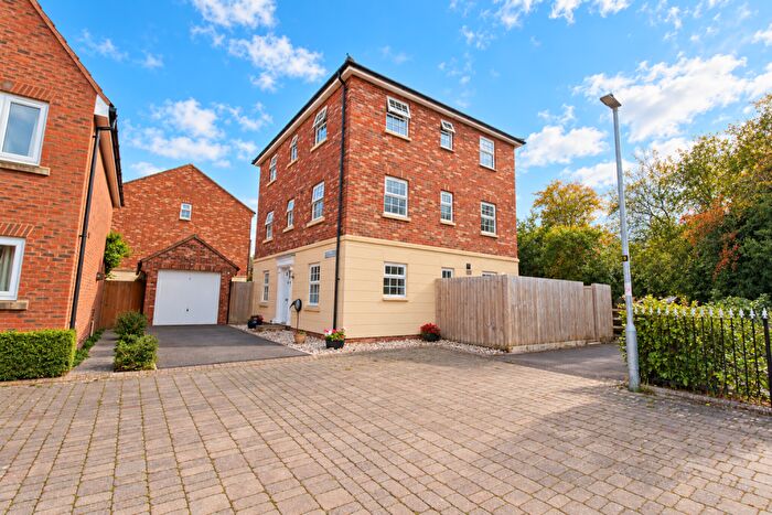 5 Bedroom Detached House For Sale In Kittyhawk Close, Bowerhill, Melksham, Wiltshire, SN12