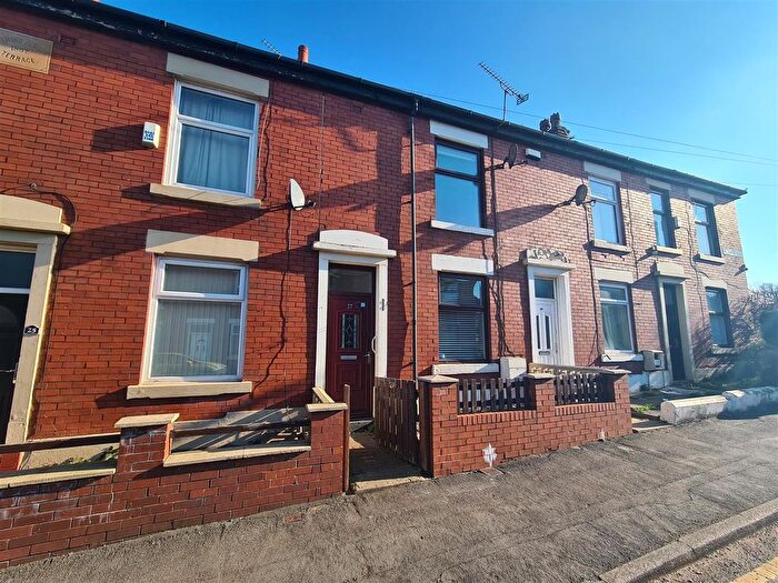 2 Bedroom Property To Rent In Hillcrest Road, Rochdale, OL11