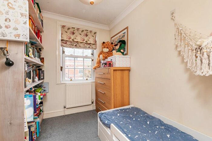 3 Bedroom Terraced House For Sale In Parchment Street, Winchester, SO23
