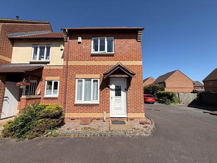 2 Bedroom House To Rent In Fern Grove, Bradley Stoke, Bristol, BS32