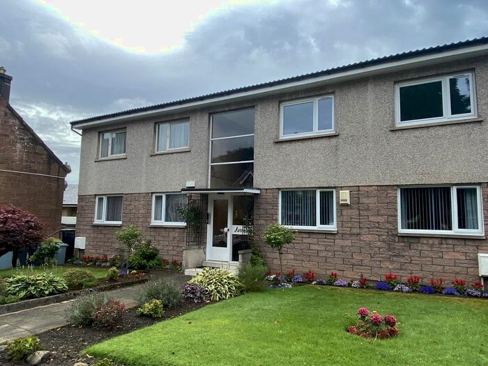 3 Bedroom Flat To Rent In Avondale House, A Auchingramont Road, Hamilton, ML3