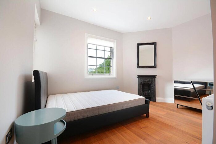1 Bedroom Flat To Rent In Victory Place, Elephant And Castle, London, SE17