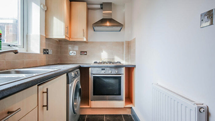 2 Bedroom Flat To Rent In Foster Way, Edgbaston, Birmingham, B5