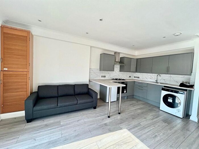1 Bedroom Flat To Rent In Hercules Street, London, N7