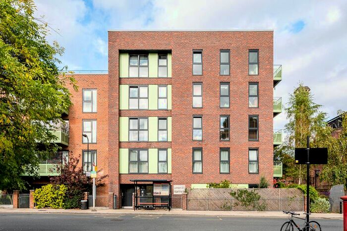 2 Bedroom Flat To Rent In Whiston Road, Haggerston, E2