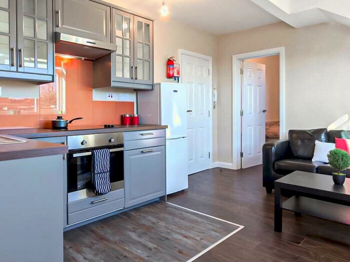 1 Bedroom Apartment To Rent In Darnley Road, Leeds, West Yorkshire, LS16