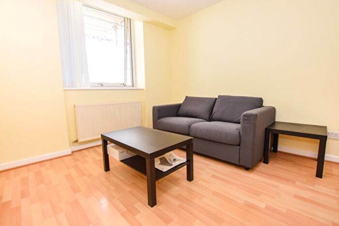 2 Bedroom Flat To Rent In Princess House, Princess Street, Southern Gateway, Manchester, M1