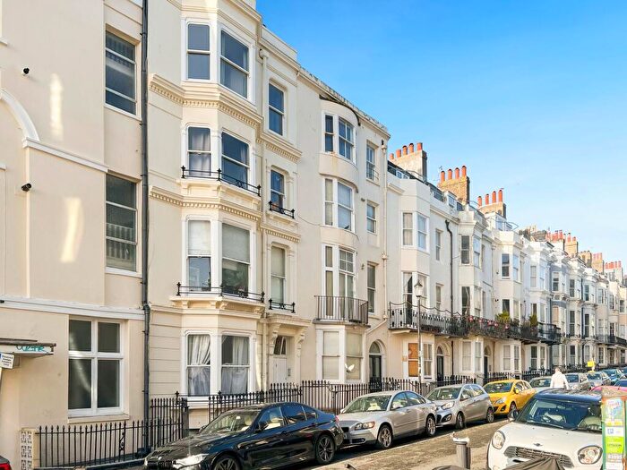 2 Bedroom Flat For Sale In Devonshire Place, Brighton, BN2