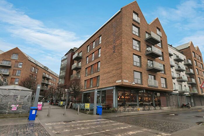 1 Bedroom Flat For Sale In Gaol Ferry Steps, Bristol, BS1