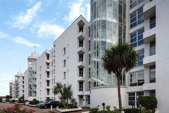2 Bedroom Flat To Rent In Barrier Point Road, London, E16
