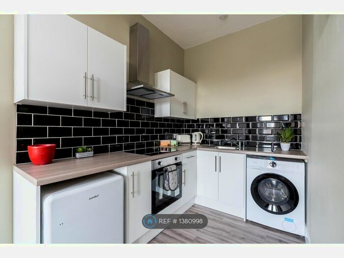 2 Bedroom Flat To Rent In Kirkton Road, Burntisland, KY3