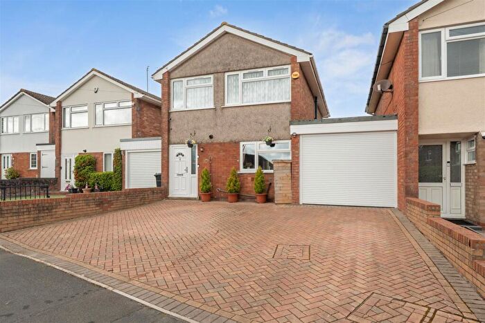 3 Bedroom Link Detached House For Sale In East Dundry Road, Whitchurch, Bristol, BS14