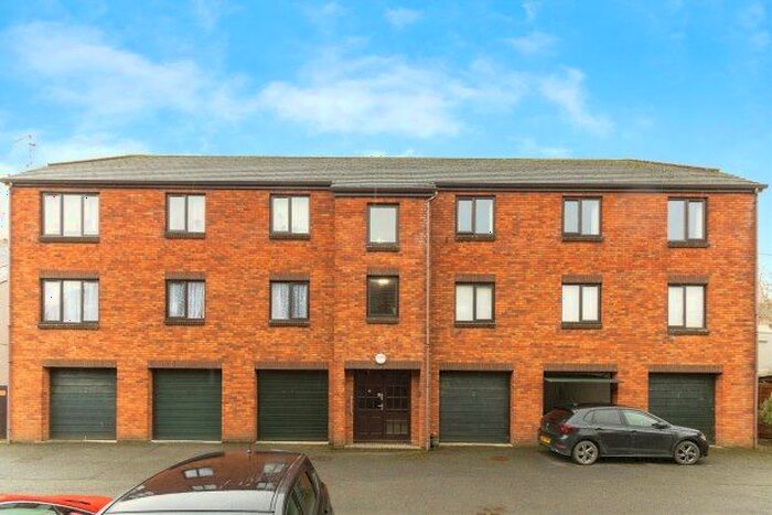 2 Bedroom Flat To Rent In Wadebridge, PL27