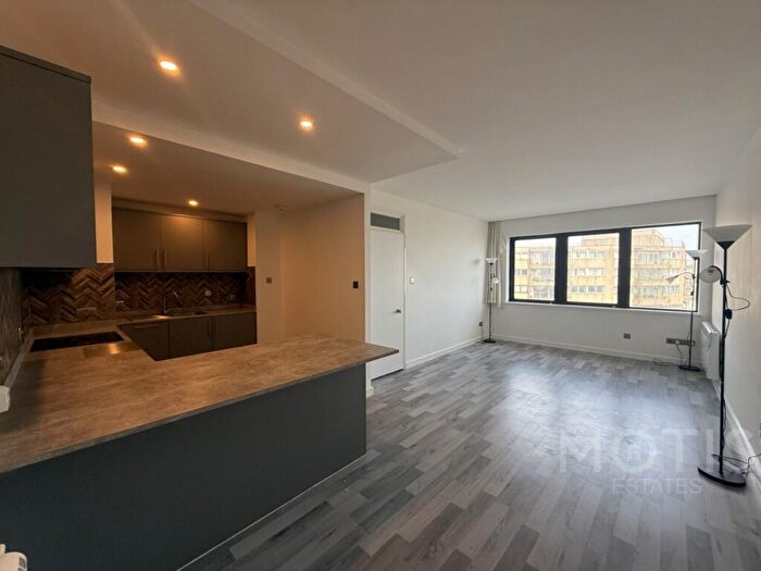 2 Bedroom Flat To Rent In The Leas, Folkestone, CT20