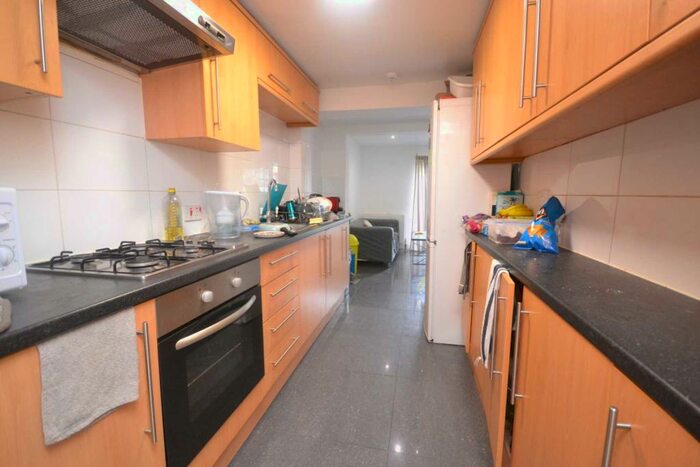 6 Bedroom Terraced House To Rent In Blenheim Road, Reading, RG1