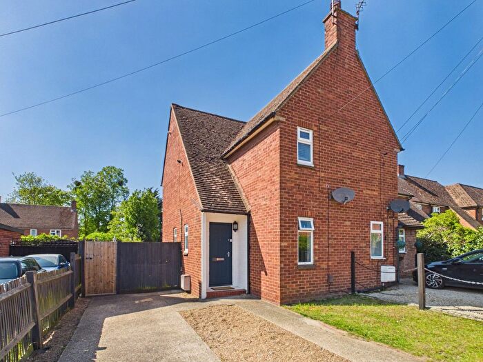 2 Bedroom Maisonette For Sale In Hillside Close, Chalfont St. Peter, Buckinghamshire, SL9