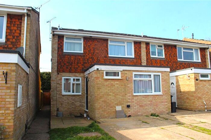 3 Bedroom Semi-Detached House For Sale In Foreman Park, Ash, Surrey, GU12