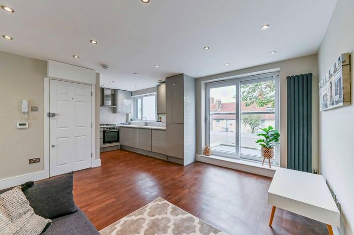2 Bedroom Flat To Rent In Norbury Court Road, Norbury, London, SW16