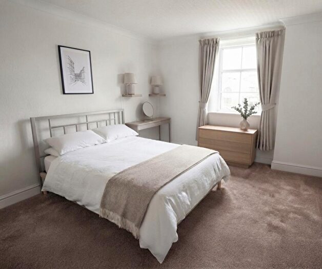 2 Bedroom Flat To Rent In Flat, Daisy Bank Road, Manchester, Greater Manchester, M14