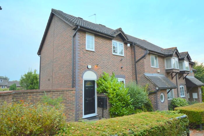 2 Bedroom End Of Terrace House To Rent In Dock Hill Avenue, London, SE16