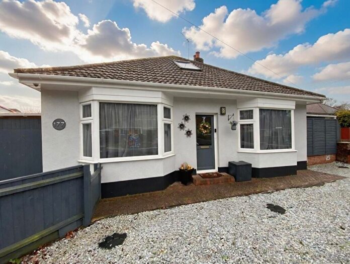 4 Bedroom Detached Bungalow For Sale In Howeth Road, Bournemouth, BH10