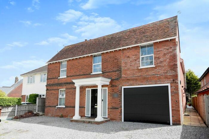 5 Bedroom Detached House For Sale In Rignals Lane, Galleywood, Chelmsford, CM2