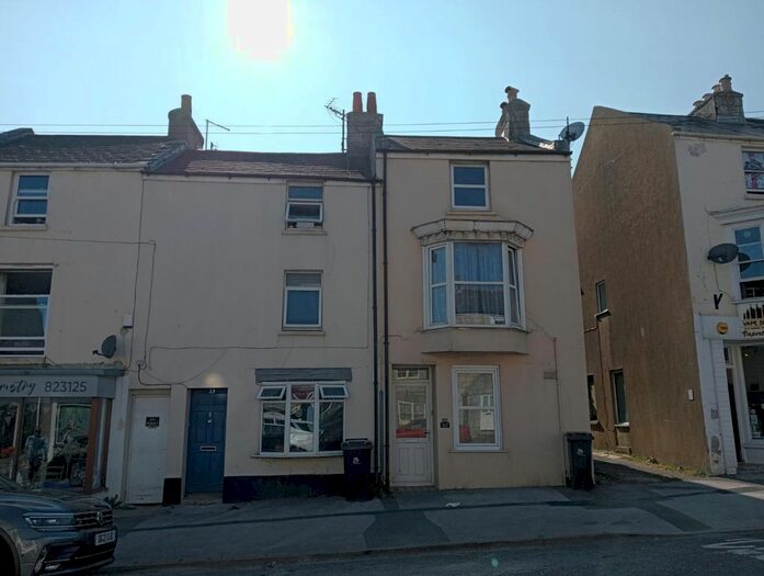 3 Bedroom Flat To Rent In Easton Street, Portland, DT5