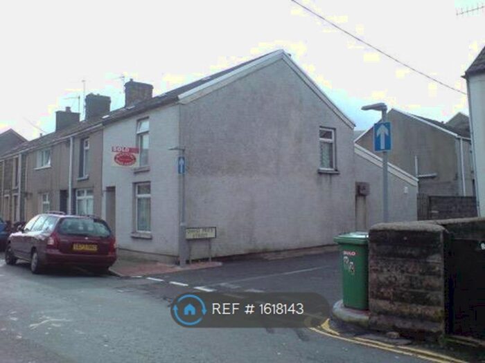 2 Bedroom Terraced House To Rent In Wind Street, Aberdare, CF44