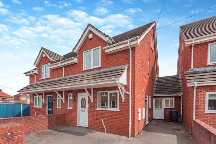 3 Bedroom Semi Detached House To Rent In Leaches Lane, Mancot, CH5