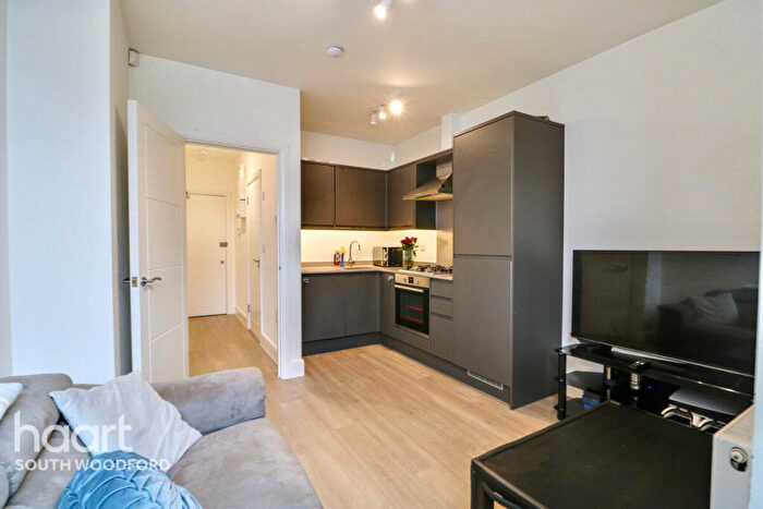 1 Bedroom Apartment For Sale In Maybank Road, South Woodford, E18