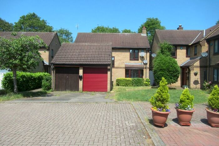 4 Bedroom Detached House For Sale In Ibstone Avenue, Bradwell Common, Milton Keynes, MK13