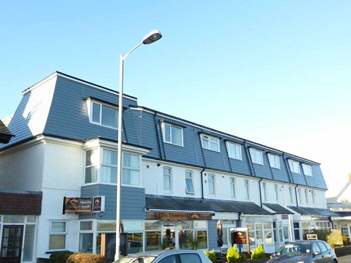 2 Bedroom Flat To Rent In Burn View, Bude, EX23