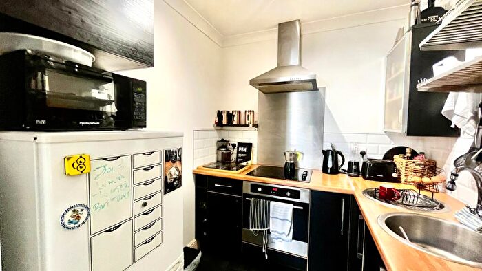 1 Bedroom Flat To Rent In Chessington Road, Epsom, KT19