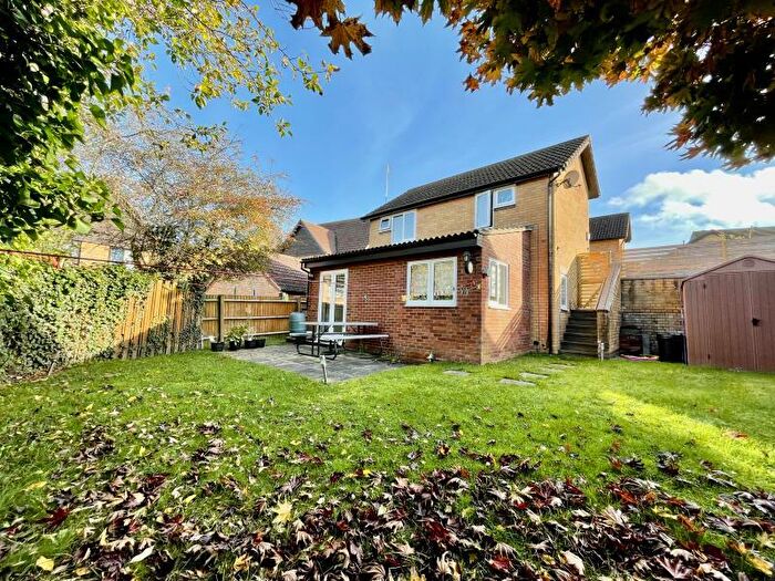 3 Bedroom Detached House To Rent In Gramwell, Shenley Church End, MK5