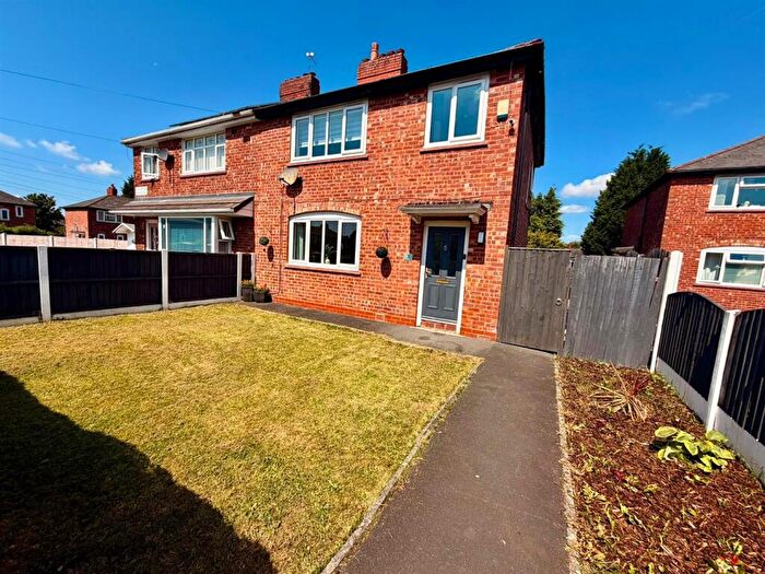 3 Bedroom Semi-Detached House For Sale In Lewisham Avenue, Manchester, M40