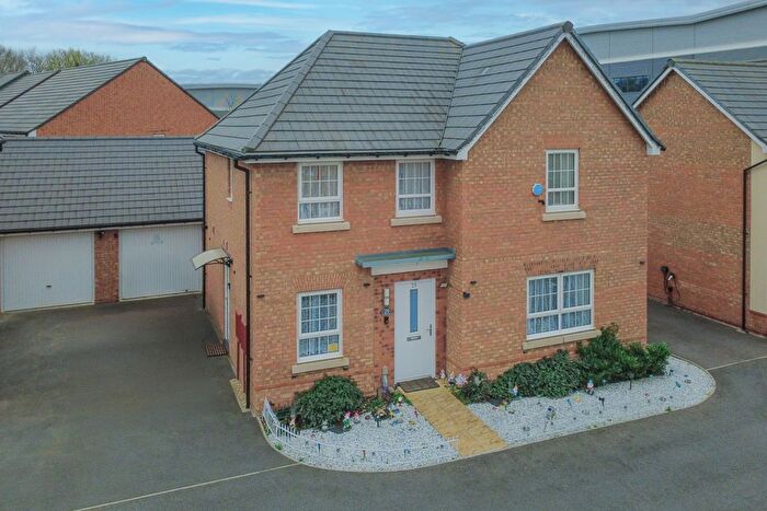 4 Bedroom Detached House For Sale In Alexander Way, Leighton Buzzard, LU7