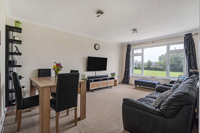 3 Bedroom Maisonette For Sale In Moat Court, Ashtead, KT21