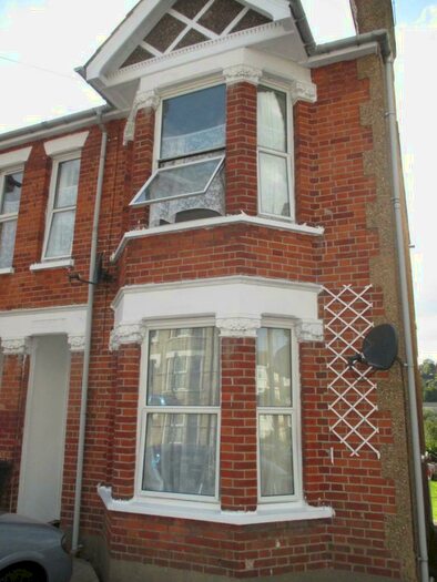 6 Bedroom Semi-Detached House To Rent In Roberts Road, HP13