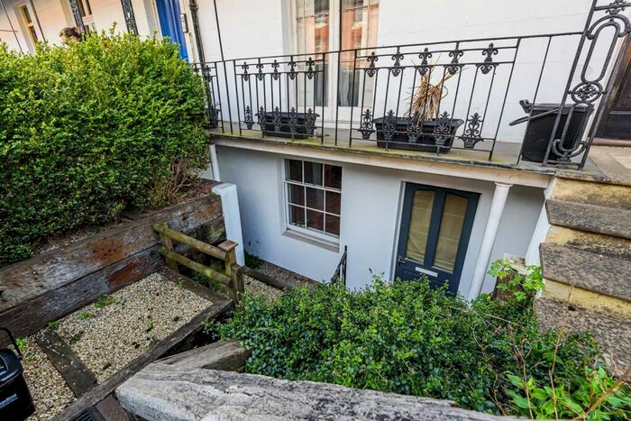 1 Bedroom Apartment To Rent In Jesse Terrace, Reading, RG1