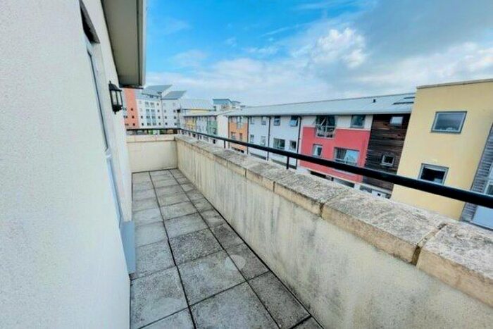 2 Bedroom Flat To Rent In Merchant Square, Bristol, BS20