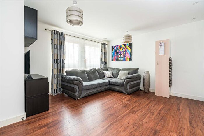 2 Bedroom Apartment To Rent In Greenland Place, Surrey Quays, London, SE8