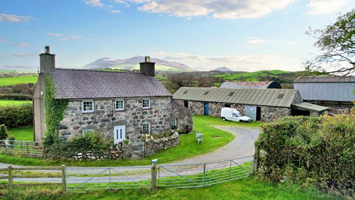 3 Bedroom Detached House For Sale In Hendre Bach, Pontllyfni - Ac, LL54