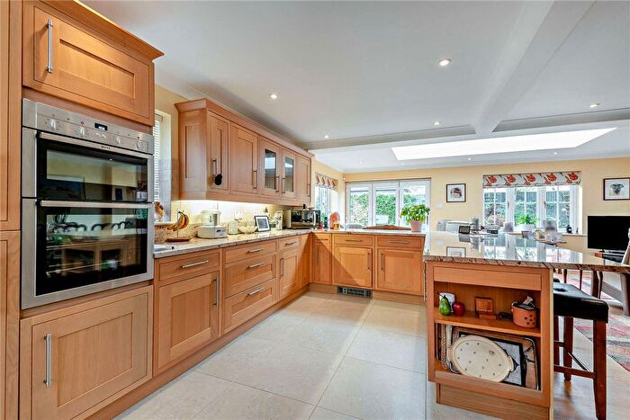 4 Bedroom Detached House For Sale In Heathfields, Chieveley, Newbury, Berkshire, RG20
