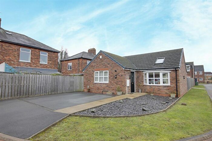 2 Bedroom Detached Bungalow For Sale In Trafalgar Close, Hessle, HU13