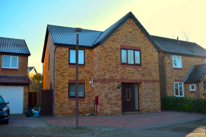 4 Bedroom Detached House To Rent In Morebath Grove, Furzton, Milton Keynes, MK4
