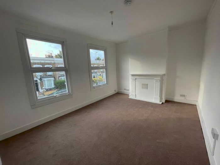 2 Bedroom Flat To Rent In High Road Leytonstone, London, E11