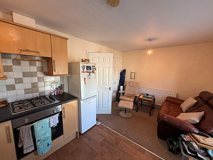1 Bedroom Flat To Rent In Wind Street, Ammanford, SA18