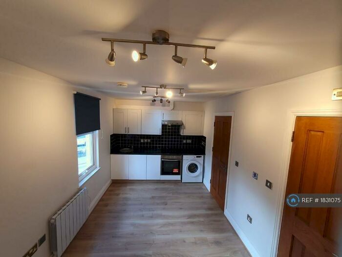 1 Bedroom Flat To Rent In The Brent, Dartford, DA1